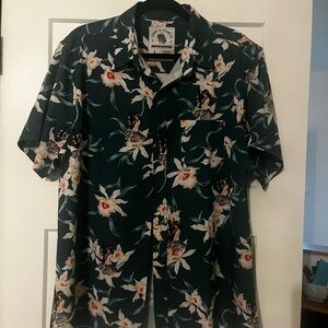 Savage Tacticians Men's Dark Green Aloha print button Down Shirt
